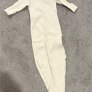 Quincy Mae Cream Ribbed gown